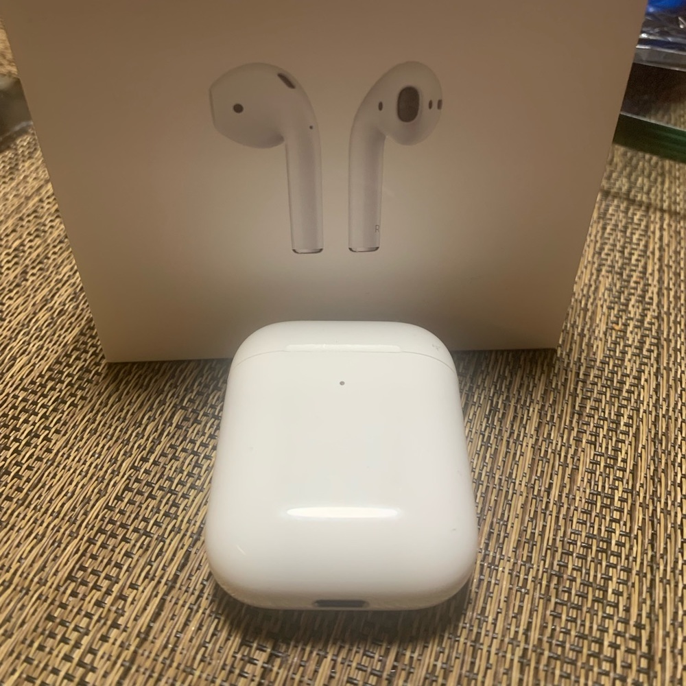 Apple AirPods 2nd generation